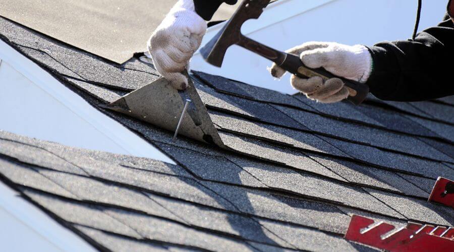 Professional gutter cleaning in Fulton, CA